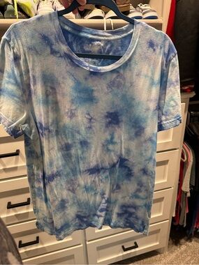 PINK Victoria's Secret Blue Tie-Dye Short Sleeve Tee